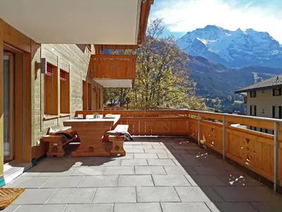 Ein allgemeiner Bergblick oder ein Berglick von der Ferienwohnung aus