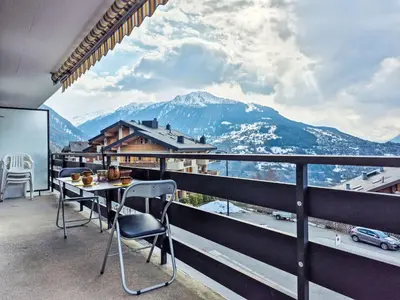 Ein allgemeiner Bergblick oder ein Berglick von der Ferienwohnung aus