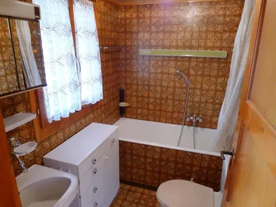Ein Badezimmer in der Unterkunft Apartment Heiderösli-2 by Interhome