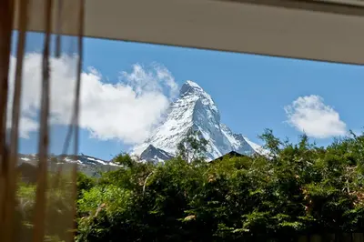 Ein allgemeiner Bergblick oder ein Berglick von der Ferienwohnung aus