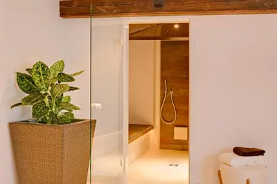 Ein Badezimmer in der Unterkunft Alex Lodge Private Luxury Apartments
