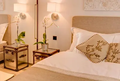 Ein Bett oder Betten in einem Zimmer der Unterkunft Alex Lodge Private Luxury Apartments