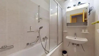Ein Badezimmer in der Unterkunft Tschoueilles 005 MOUNTAIN & QUIET chalet 10 pers