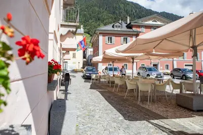 Ein allgemeiner Bergblick oder ein Berglick von der Pension aus