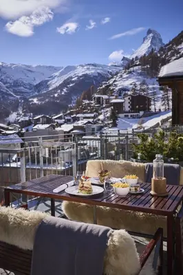 Ein allgemeiner Bergblick oder ein Berglick von des Hotels aus