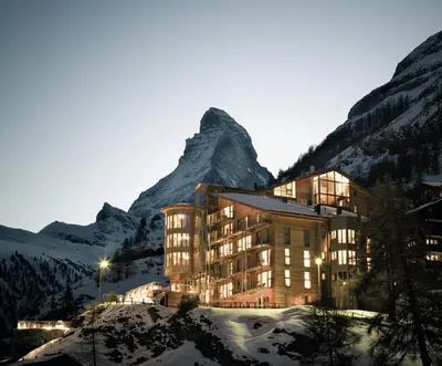 Ein allgemeiner Bergblick oder ein Berglick von des Hotels aus