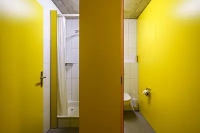 Ein Badezimmer in der Unterkunft Backpackers Villa Sonnenhof - Hostel Interlaken