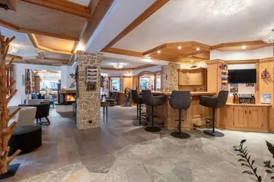 TV/Unterhaltungsangebot in der Unterkunft Chesa Valese by Sisters Zermatt