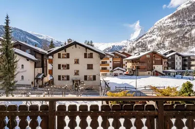 Ein allgemeiner Bergblick oder ein Berglick von der Ferienwohnung aus