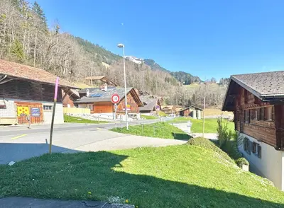 Ein allgemeiner Bergblick oder ein Berglick von des Privatzimmers aus