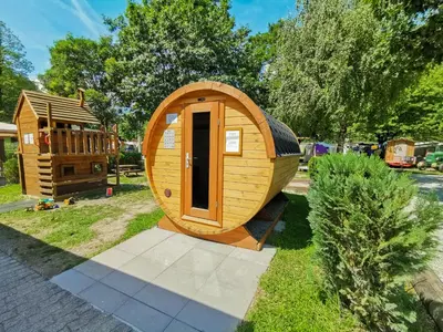 Das Gebäude in dem sich der Campingplatz befindet