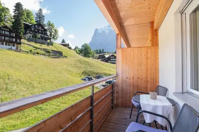 Ein allgemeiner Bergblick oder ein Berglick von des Hotels aus