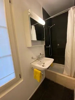 Ein Badezimmer in der Unterkunft Happy central apartment