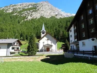Ein allgemeiner Bergblick oder ein Berglick von des Chalets aus