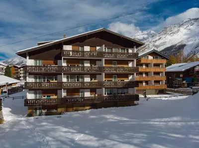 Ein allgemeiner Bergblick oder ein Berglick von der Ferienwohnung aus