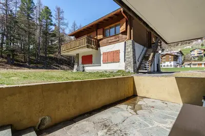 Das Gebäude in dem sich die Ferienwohnung befindet