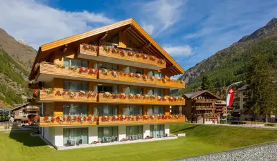 Ein allgemeiner Bergblick oder ein Berglick von des Hotels aus