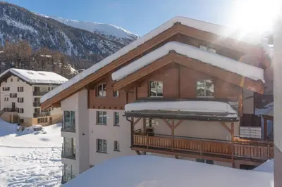 Ein allgemeiner Bergblick oder ein Berglick von der Ferienwohnung aus