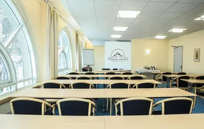 Der Geschäftsbereich oder Konferenzraum in der Unterkunft Thermalhotel De France