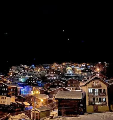 Ein allgemeiner Blick auf Leukerbad oder ein Stadtblick von des Hotels aus
