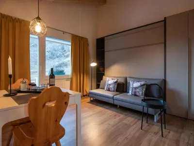 Ein Sitzbereich in der Unterkunft Malteserhaus Zermatt