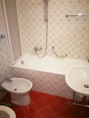 Ein Badezimmer in der Unterkunft Apartment in Crans Montana Town Centre Mountain View