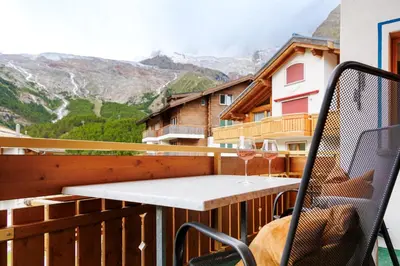 Ein allgemeiner Bergblick oder ein Berglick von der Ferienwohnung aus