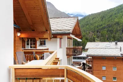 Ein allgemeiner Bergblick oder ein Berglick von der Ferienwohnung aus