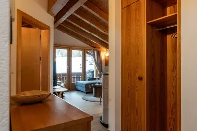 Ein Sitzbereich in der Unterkunft Dachwohnung Balma-great overview of Zermatt