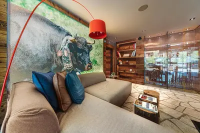 Ein Sitzbereich in der Unterkunft Chandolin Boutique Hotel