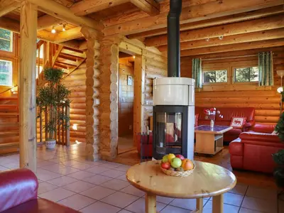 Ein Sitzbereich in der Unterkunft Chalet Edelweiss by Interhome