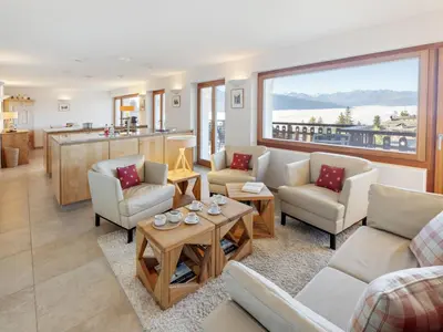 Ein Sitzbereich in der Unterkunft Apartment Les Aiguilles Vertes Rez inférieur by Interhome