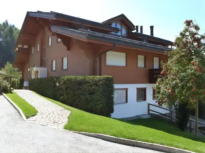 Das Gebäude in dem sich die Ferienwohnung befindet