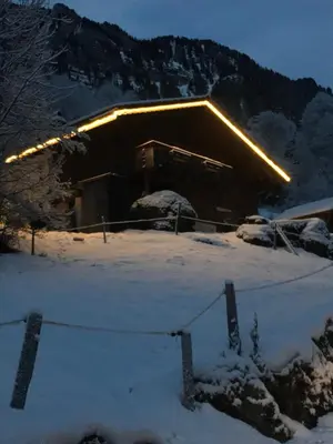 Ein allgemeiner Bergblick oder ein Berglick von des Chalets aus