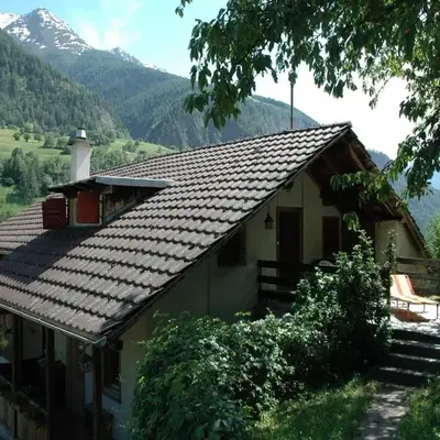 Charming Chalet Near Trails