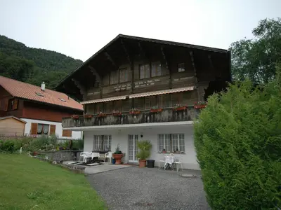Ein allgemeiner Bergblick oder ein Berglick von des Ferienhauses aus