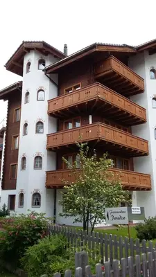 Das Gebäude in dem sich die Ferienwohnung befindet