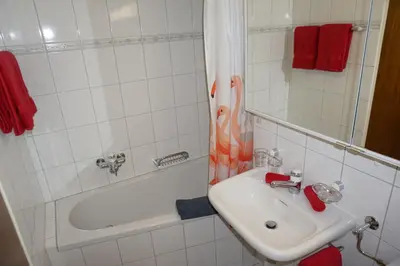Ein Badezimmer in der Unterkunft Studio Willimann Haus Dala im 4 Stock