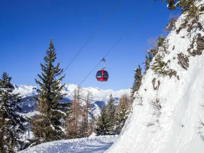 Chalet Skilift im Winter