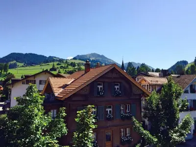 Ein allgemeiner Bergblick oder ein Berglick von der Ferienwohnung aus
