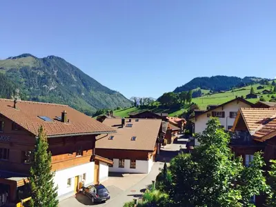 Ein allgemeiner Bergblick oder ein Berglick von der Ferienwohnung aus