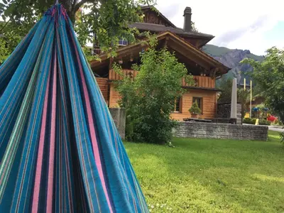 Ein Garten an der Unterkunft Apartment Gwunderstübli by Interhome
