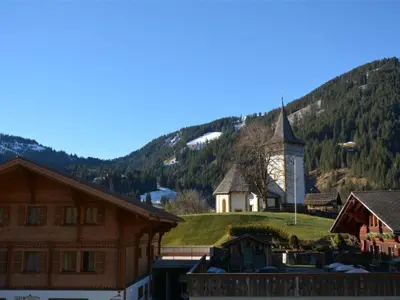 Ein allgemeiner Bergblick oder ein Berglick von der Ferienwohnung aus