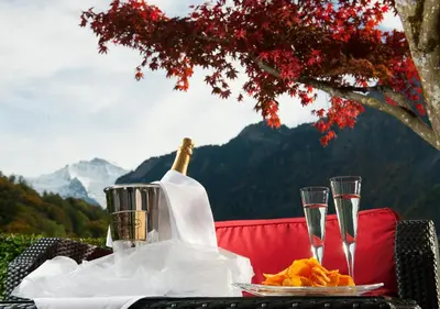 Ein allgemeiner Bergblick oder ein Berglick von des Hotels aus