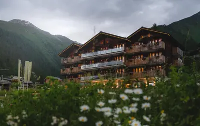 Ein allgemeiner Bergblick oder ein Berglick von des Hotels aus