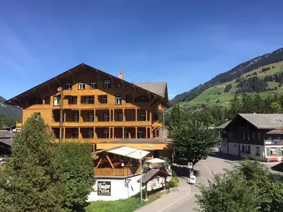 Ein allgemeiner Bergblick oder ein Berglick von des Hotels aus