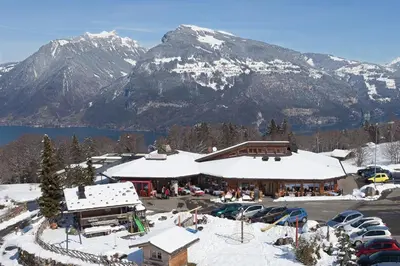 Ein allgemeiner Bergblick oder ein Berglick von des Hotels aus