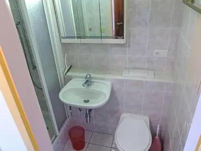 Ein Badezimmer in der Unterkunft Apartment Impéria 10 by Interhome