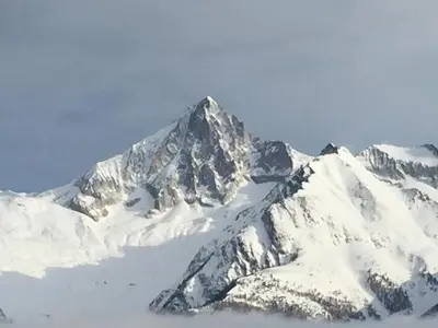 Ein allgemeiner Bergblick oder ein Berglick von der Ferienwohnung aus
