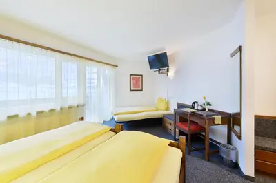 Ein Bett oder Betten in einem Zimmer der Unterkunft Schlosshotel - Self Check-In Hotel